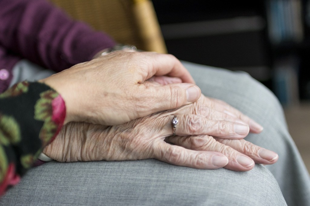 Are Your Elderly Parents OK? Watch for These Warning&nbsp;Signs